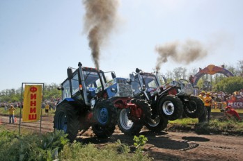Догнать Бобровского. Гонки на тракторах «Бизон-Трек-Шоу-2012» [ФОТО]