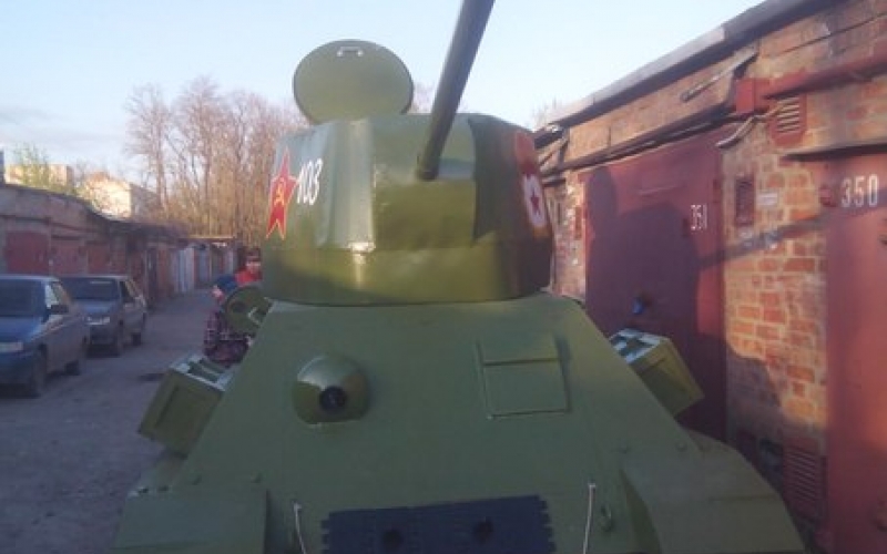 Житель Таганрога Юрий Архипов вместе с друзьями своими руками воссоздал копию легендарного танка Т-34