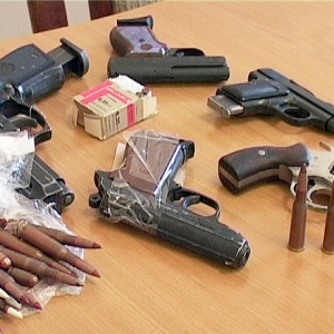 На Ставрополье Ипатовский межрайонный следственный отдел возбудил уголовное дело в отношении 43-летнего депутата совета села Дивного Апанасенковского района, подозреваемого в незаконном хранении оружия