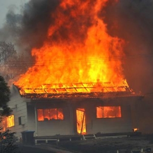 В Кагальницком районе Ростовской области при пожаре в частном доме погибли трое человек. Среди них - двое детей