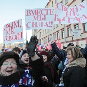 Вчера, 18 марта, в Ростове-на-Дону на Театральной площади прошел митинг «За воссоединение Крыма и Севастополя с Россией», на который пришли более 7 тысяч горожан