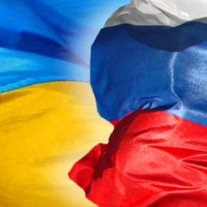 На очередном еженедельном рабочем совещании депутатов и руководителей подразделений аппарата краевого парламента обсудили события в Украине
