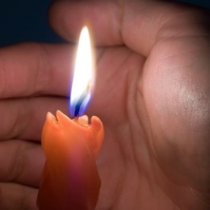 С 16 марта в Ростовской области поднялся сильный ветер скоростью до 26 метров в секунду. В связи с этим происходит массовое отключение населенных пунктов от источников энергоснабжения. В настоящее время проводятся аварийно-восстановительные работы, в них задействованы 65 бригад специалистов-электриков и более 70 единиц техники