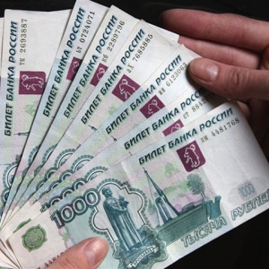 В Новошахтинске (Ростовская область) уголовное дело двух молодых людей: 17-летнего Евгения В. и 19-летней Татьяны Б. передано в суд. Их обвиняют в разбойном нападении на почтальона