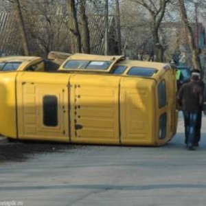 В Донецке (Ростовская область) произошло ДТП с участием "Нивы" и маршрутного такси, пострадал один человек