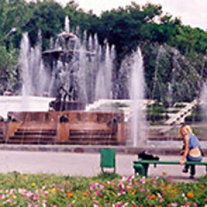Реконструкция фонтана и каскада на Театральной площади в Ростове-на-Дону завершится до 31 мая. 