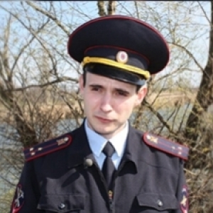 Старший лейтенант Иван Орлов спас утопавшую на середине реки