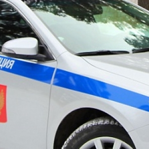 В Ессентуках (Ставропольский край) полицейские на служебном автомобиле сбили пешехода, перебегавшего дорогу