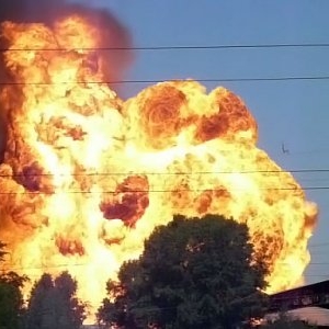 Утром 5 июня в Октябрьском районе Ростовской области взорвался КАМАЗ с цистерной