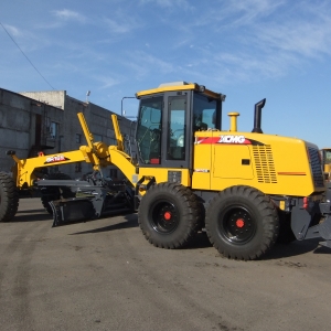 В Миллерово (Ростовская область) на северном переезде произошло ДТП с участием грейдера