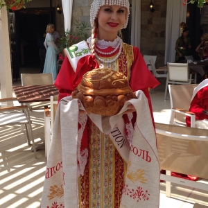 Инна Ландырева, «Миссис Ростов-на-Дону 2013», «Миссис Россия International - ИМИДЖ 2013», совсем недавно вернулась из Болгарии с международного конкурса «Mrs. Planet 2014», с титулом «Mrs. Planet 2014 - 1 runner up (Первая вице-миссис)», войдя в тройку самых красивых женщин планеты