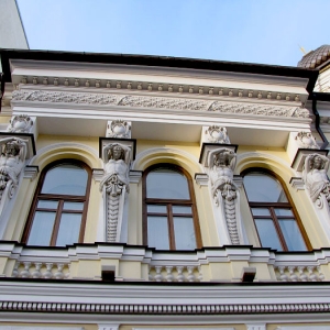 В субботу, 12 июля, специалисты российской справочной компании 2ГИС для ростовчан в рамках проекта «Городские истории» провели третью открытую лекцию под названием «Донской Вавилон»