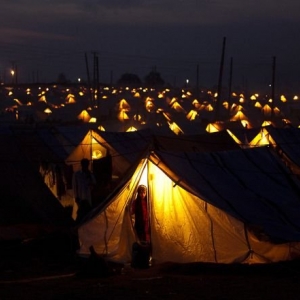 В Ростовской области принято решение перенести палаточный городок на 500 человек в российском Донецке на 20 км вглубь России.