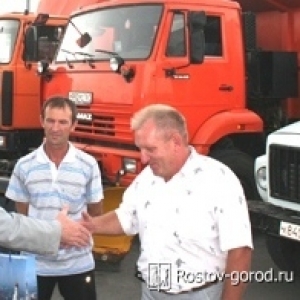 Администрация Ростова-на-Дону передала в дар Крыму аварийную машину, мусоровоз и комбинированную дорожную машину
