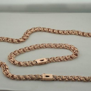 В Ростове-на-Дону сотрудники полиции в ходе оперативно-розыскных мероприятий задержали 26-летнюю местную жительницу, подозреваемую в хищении золотой цепочки у водителя такси