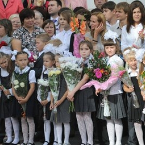 В понедельник, 1 сентября, за парты общеобразовательных ростовских школ сели 87 тысяч школьников, около 10 тысяч  из них - первоклассники