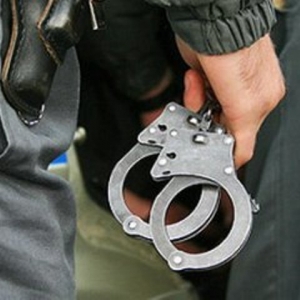 В Таганроге (Ростовская область) возбуждения уголовного дела в отношении двух бывших полицейских по статьям "Превышение должностных полномочий" и "Мошенничество"