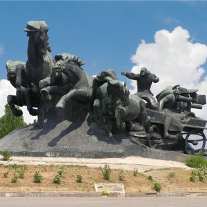 В районе Тачанки недалеко от Ростова-на-Дону произошло тройное ДТП, ставшее причиной серьезного затора