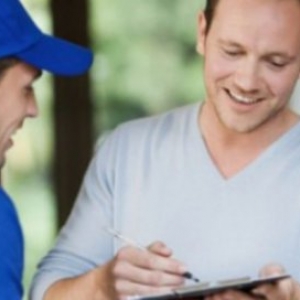 Ростовская служба доставки едва не стала жертвой новой мошеннической схемы, передает 161.ru. Злоумышленники представляются сотрудниками полиции и просят выполнить нужные им поручения на необоснованно крупную сумму денег, обещая рассчитаться после выполнения заказа.