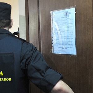 Жителю Ростовской области нарисованная свастика на школе обернулась судом и штрафом