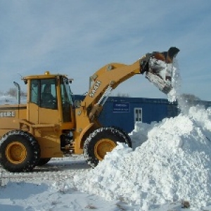 Сегодня в Ростове-на-Дону в снегоуборочных работах будут задействованы 420 единиц спецтехники и три тысячи дворников