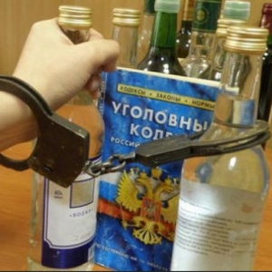 В Волгодонске невменяемый вор пытался хотел водку из магазина.