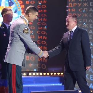 Сергея Горбаня наградили медалью за ликвидацию снежных заносов и помощь беженцам