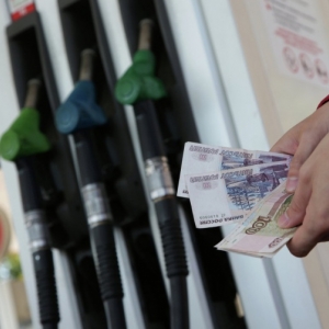 В Ростовстат озвучили цены на дизельное топливо и бензин в Южном федеральном округе на момент 12 января 2015 года.