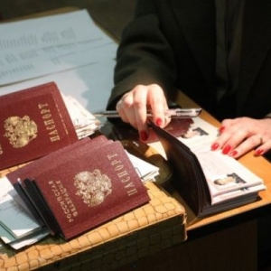 Ей придется выложить 100 тысяч рублей за фиктивную регистрацию мигрантов, сообщается на сайте http://www.donnews.ru .