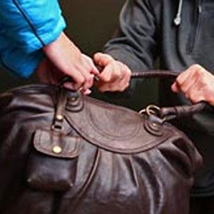 Двое семнадцатилетних молодых людей пойдут под суд за грабежи. Свои нападения они совершали на проспекте Космонавтов и на ул. Орбитальной
