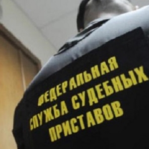 Директор аптеки в Ростове напала на судебного пристава  -  у пострадавшей ожог глаз.
