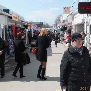 Дирекция старейшего рынка донской столицы не может дать добро на начало работ связанных с реконструкцией, так как прилегающая территория предназначена для строительства первой ветки ростовского метрополитена, сообщает ростов.рф 