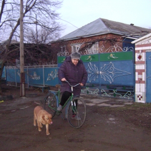 Ветеринарные врачи Орловского района Ростовской области приняли участие во всемирном флешмобе «На работу на велосипеде»: 66-летняя ведущий ветеринарный врач района Таисия Алексеевна Кузнецова сегодня тоже приехала на работу на велосипеде, сообщает пресс-центр Ростовской областной станции по борьбе с болезнями животных