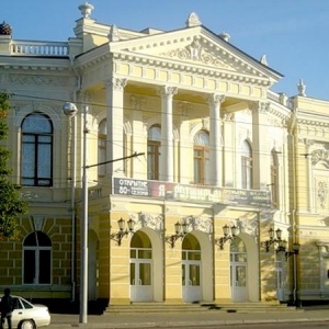 Ростовский областной академический молодежный театр представил репертуар на апрель 2015 года