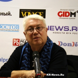 В четверг, 26 февраля, Владимир Винокур вместе со своим театром пародий выступил в Ростове-на-Дону