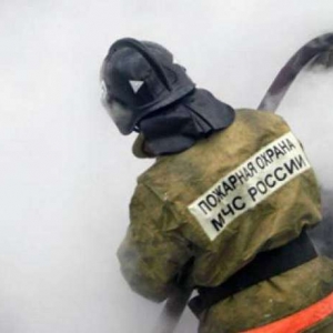 Прошедшей ночью в Аксае случилось возгорание четырехэтажного жилого дома.