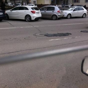 Несмотря на то, что в Ростове-на-Дону проводятся работы по ремонту дорог, местные жители не довольны. 