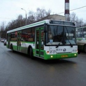 С сегодняшнего дня в будни в утренние и вечерние «часы пик» маршрутный автобус №18 будет продлен до микрорайона Суворовский, сообщают в сообществе «Ростовский городской транспорт».