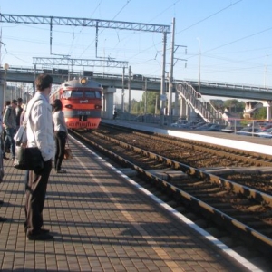 В Ростове-на-Дону идут обсуждения проекта «Городской электричка». Для его реализации маршруты пригородных поездов должны соединить между собой и железнодорожным вокзалом западную и восточную части города