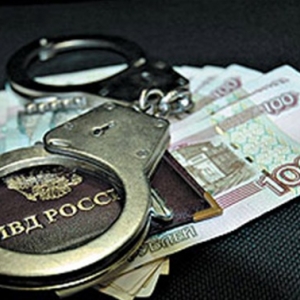 В Морозовске подозреваемый в сексуальном преступлении за взятку в 10 тысяч рублей хотел избежать наказания.