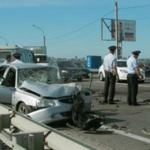 Под Ростовом в лобовом ДТП один человек погиб, двое пострадали