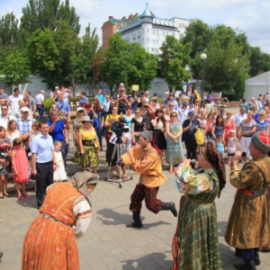 Праздничные мероприятия на ростовской Набережной продлятся до вечера