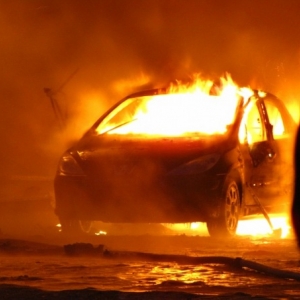 Четыре автомобиля и один мотоцикл «Урал» сгорели с начала текущей недели. Государственный пожарный надзор выясняет причины происшествий