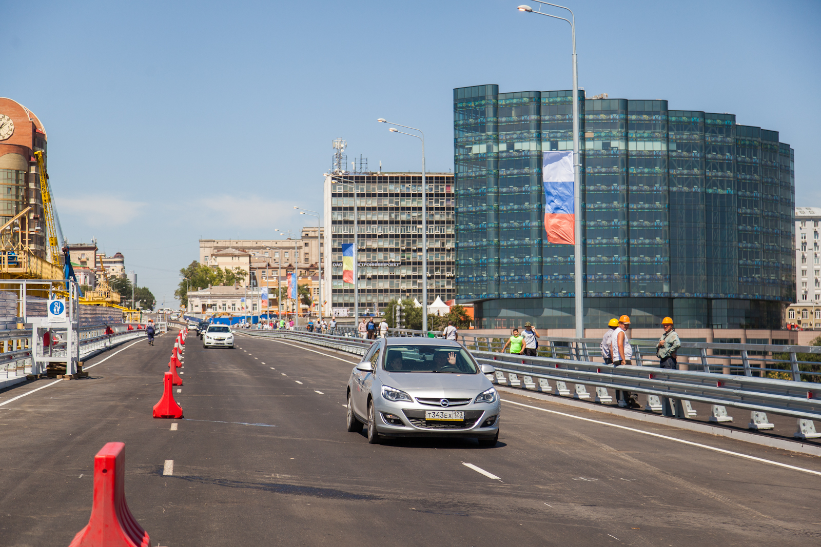 Ростов передвижение. Ворошиловский мост в Ростове-на-Дону. Ростов на Дону въезд в город Ворошиловский мост. Въезд в Ростов с Ворошиловского моста. Реверсивное движение в Ростове на Дону.